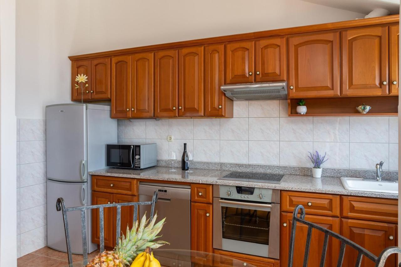 Beachfront Xxl - 2 Apartments Together - Lokva Rogoznica Extérieur photo